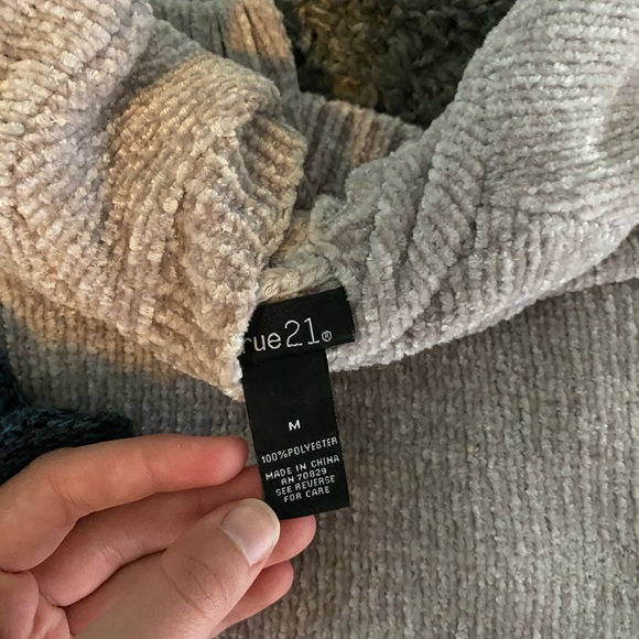 Sweater Bundle! - Picture 3 of 5